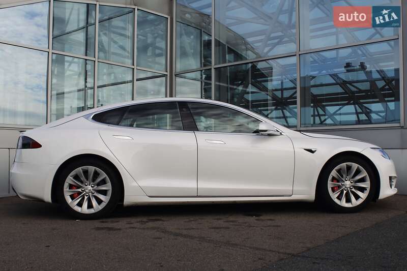 Ліфтбек Tesla Model S 2019 в Києві