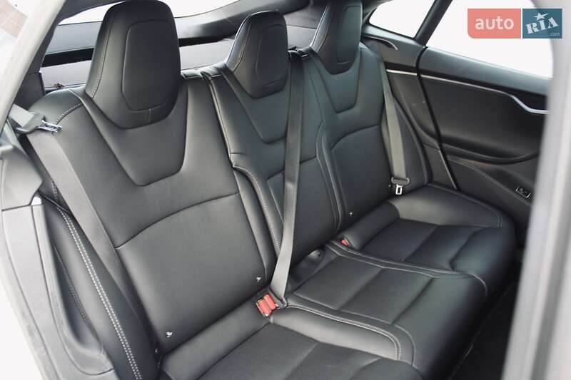 Ліфтбек Tesla Model S 2019 в Києві