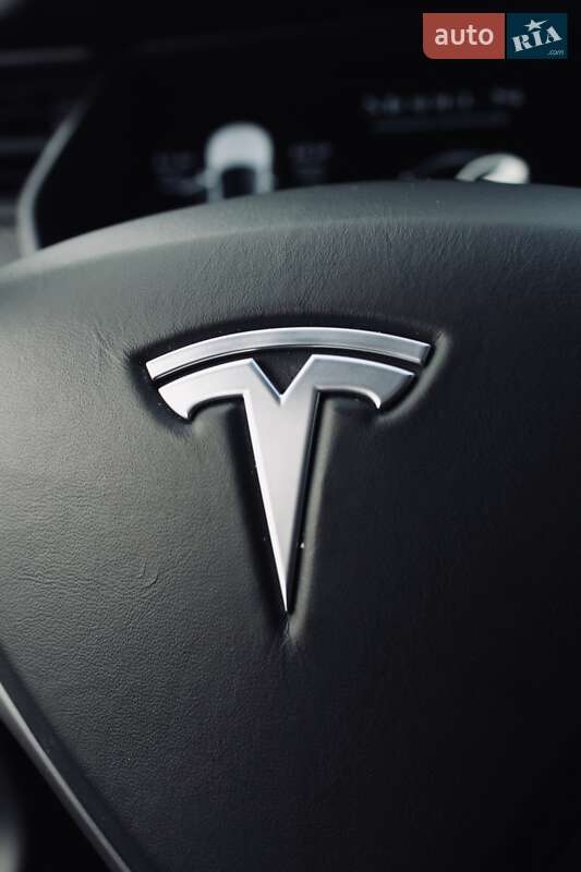 Ліфтбек Tesla Model S 2019 в Києві