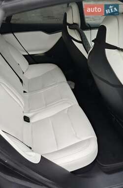 Лифтбек Tesla Model S 2019 в Сумах