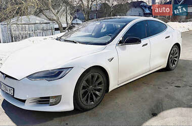 Лифтбек Tesla Model S 2016 в Львове