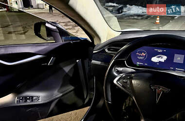 Лифтбек Tesla Model S 2016 в Львове