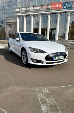 Лифтбек Tesla Model S 2016 в Одессе