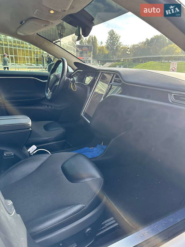 Лифтбек Tesla Model S 2016 в Одессе