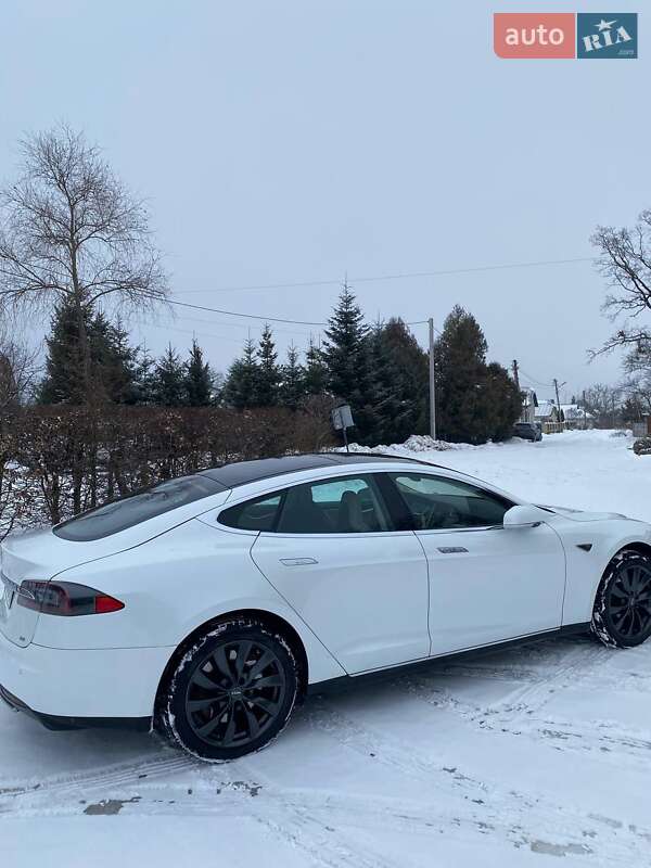 Лифтбек Tesla Model S 2013 в Ивано-Франковске