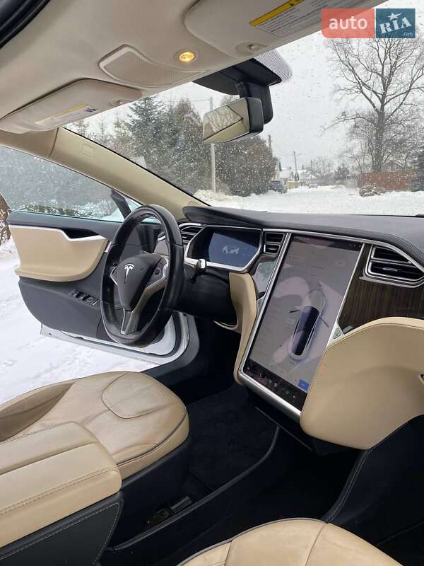 Лифтбек Tesla Model S 2013 в Ивано-Франковске