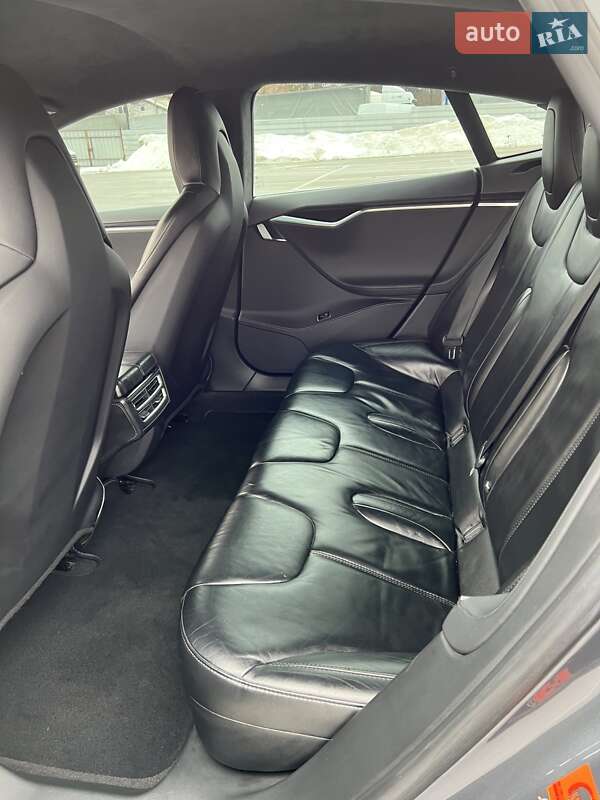 Лифтбек Tesla Model S 2014 в Ровно