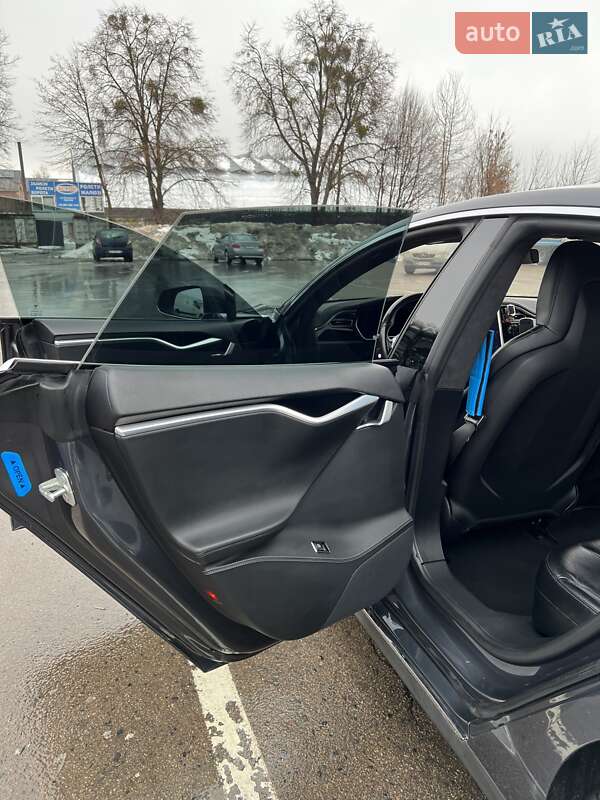 Лифтбек Tesla Model S 2014 в Ровно