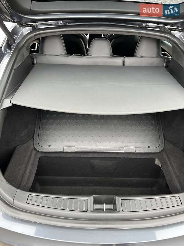 Лифтбек Tesla Model S 2014 в Ровно