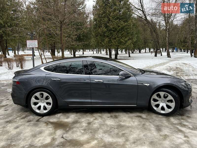 Лифтбек Tesla Model S 2014 в Ровно