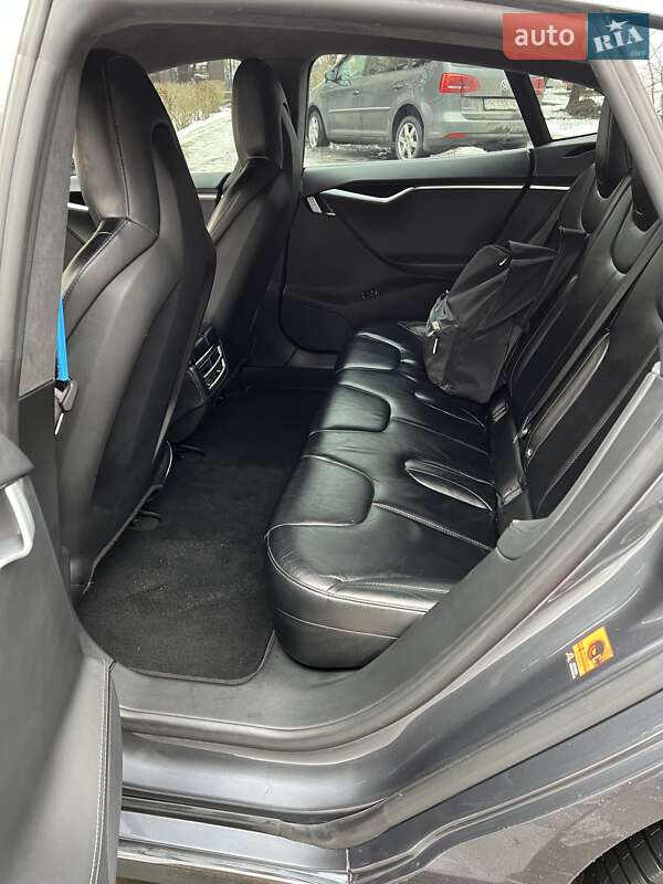 Лифтбек Tesla Model S 2014 в Ровно