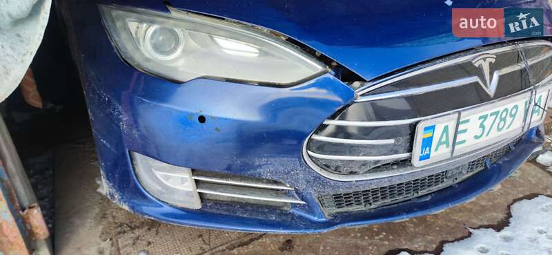 Ліфтбек Tesla Model S 2016 в Кривому Розі