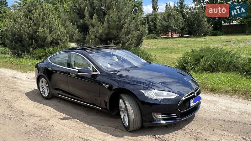 Лифтбек Tesla Model S 2014 в Одессе