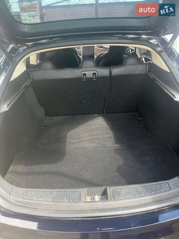 Ліфтбек Tesla Model S 2013 в Харкові