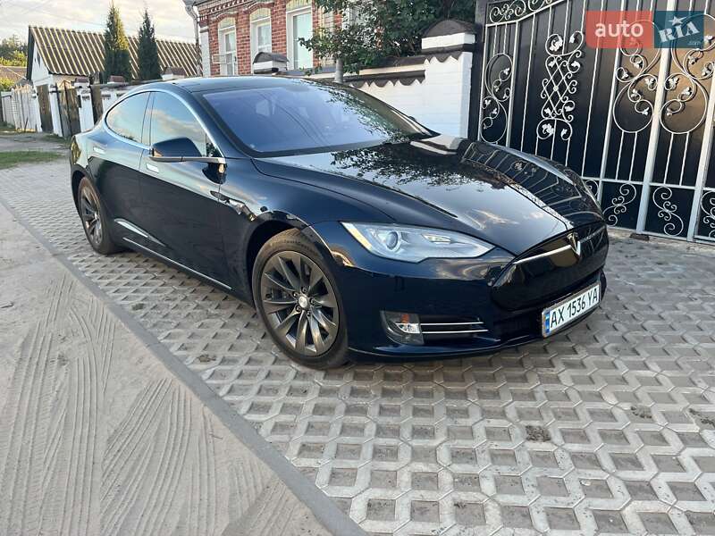 Ліфтбек Tesla Model S 2013 в Харкові