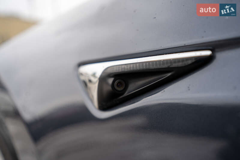 Ліфтбек Tesla Model S 2020 в Києві