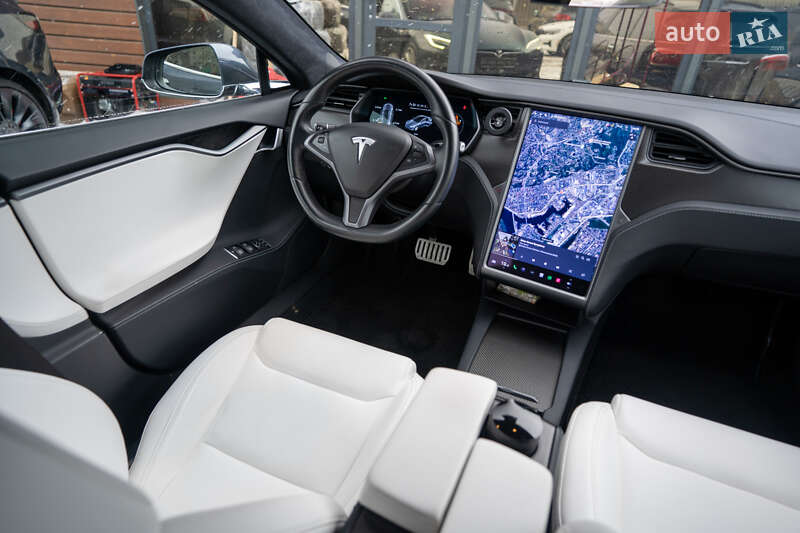Ліфтбек Tesla Model S 2020 в Києві