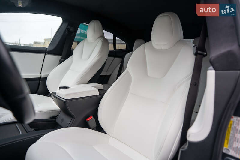 Ліфтбек Tesla Model S 2020 в Києві