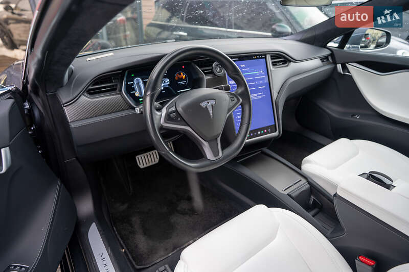 Ліфтбек Tesla Model S 2020 в Києві