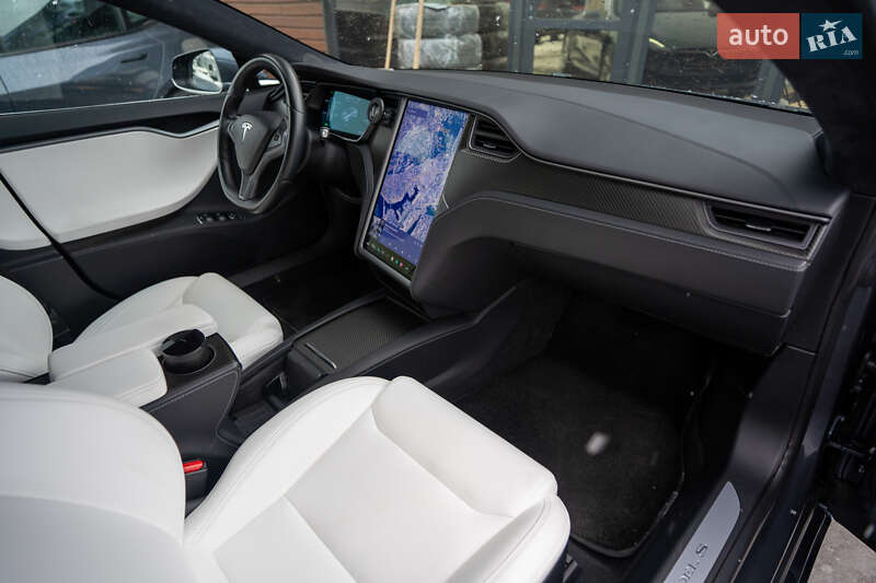 Ліфтбек Tesla Model S 2020 в Києві