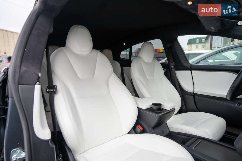 Ліфтбек Tesla Model S 2020 в Києві