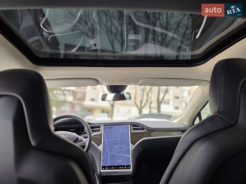 Лифтбек Tesla Model S 2014 в Тернополе фото 20 Лифтбек Tesla Model S 2014 в Тернополе