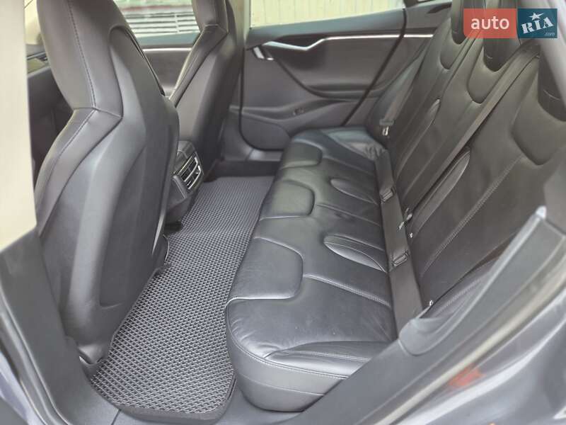 Лифтбек Tesla Model S 2014 в Тернополе фото 27 Лифтбек Tesla Model S 2014 в Тернополе