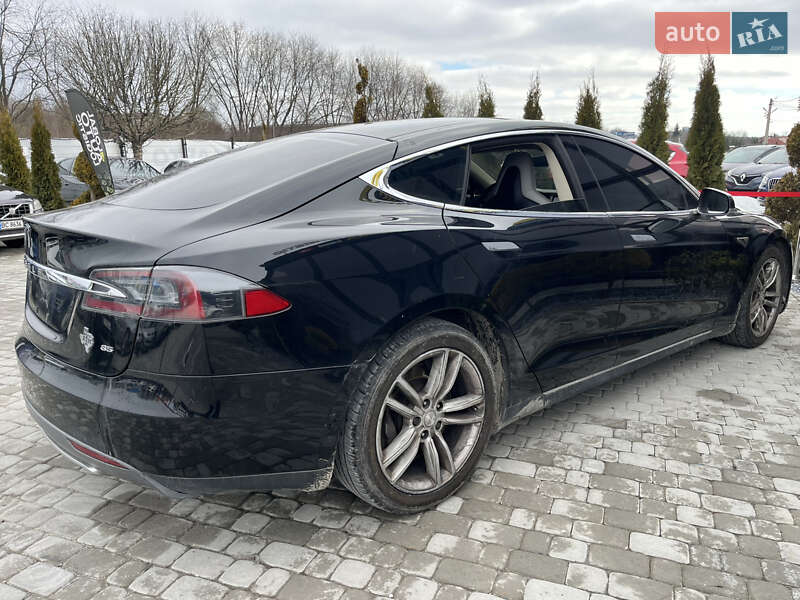 Лифтбек Tesla Model S 2014 в Львове
