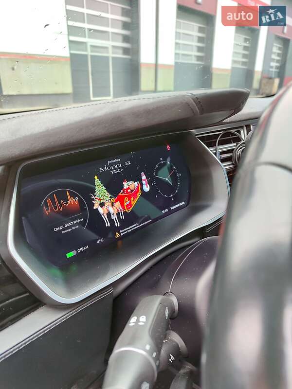 Ліфтбек Tesla Model S 2016 в Сарнах