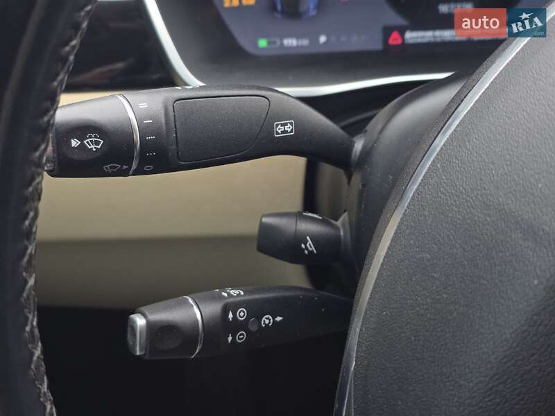 Лифтбек Tesla Model S 2014 в Тернополе