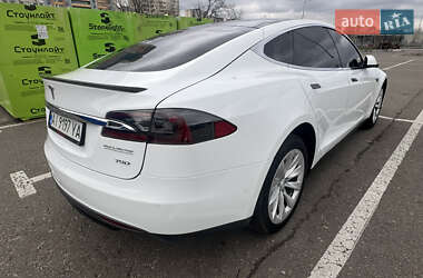 Лифтбек Tesla Model S 2015 в Киеве