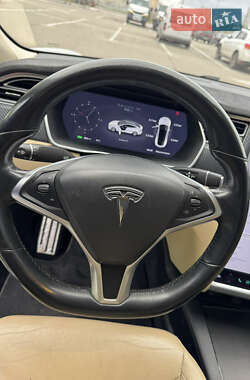 Лифтбек Tesla Model S 2015 в Киеве