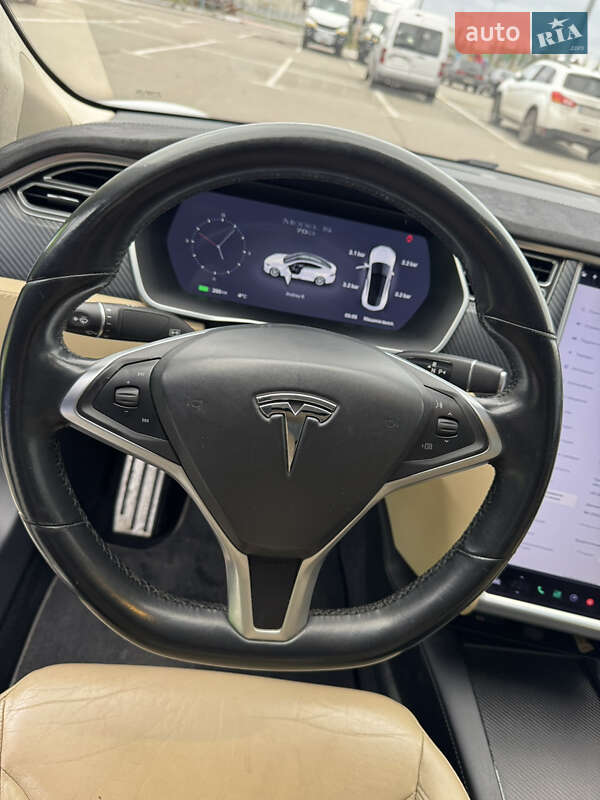 Лифтбек Tesla Model S 2015 в Киеве