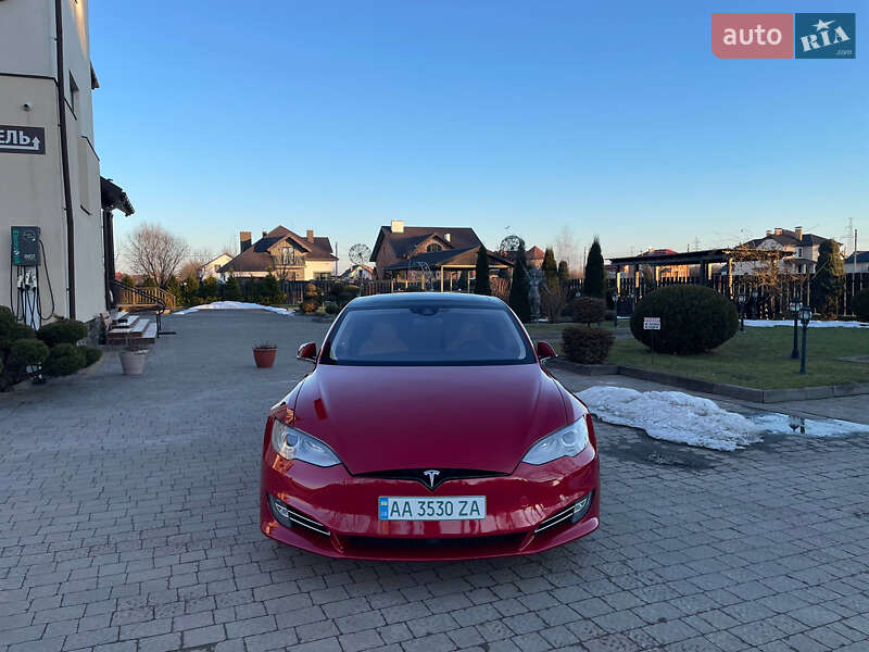 Лифтбек Tesla Model S 2015 в Стрые