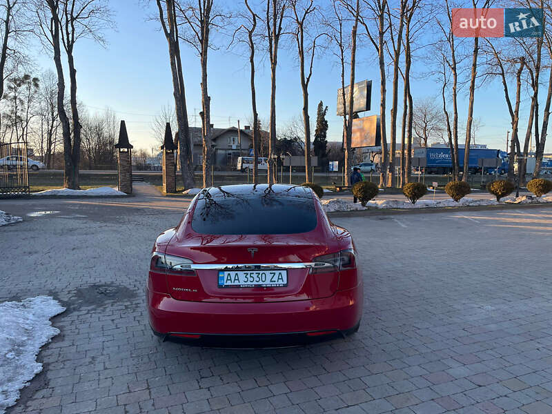 Лифтбек Tesla Model S 2015 в Стрые