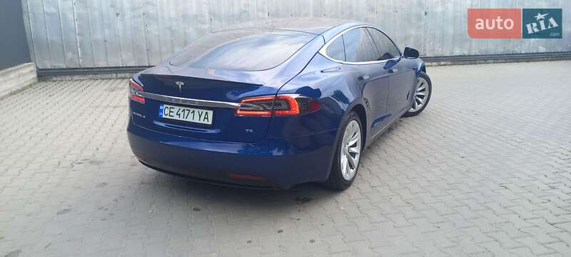 Ліфтбек Tesla Model S 2017 в Косові