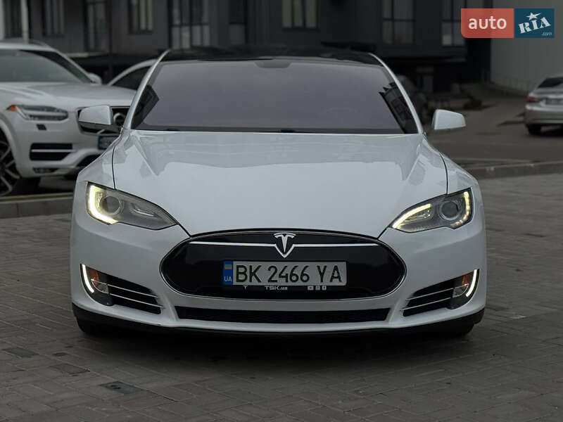 Ліфтбек Tesla Model S 2013 в Львові фото 3 Ліфтбек Tesla Model S 2013 в Львові