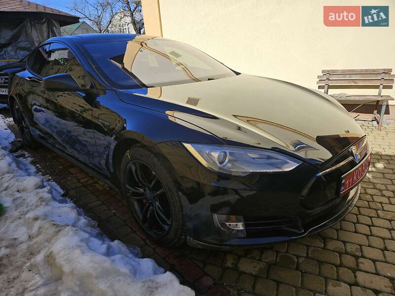 Ліфтбек Tesla Model S 2014 в Львові