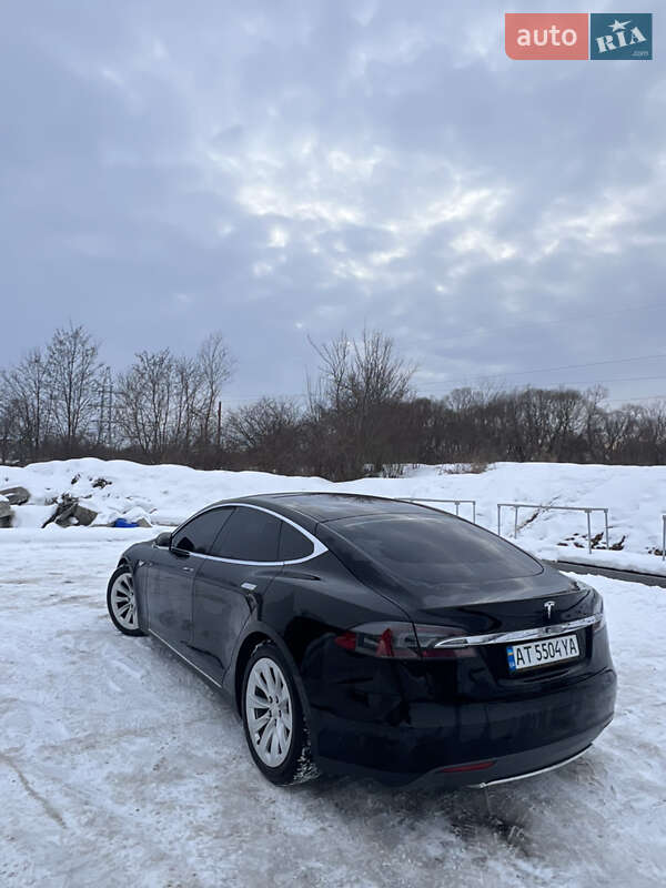 Ліфтбек Tesla Model S 2015 в Івано-Франківську