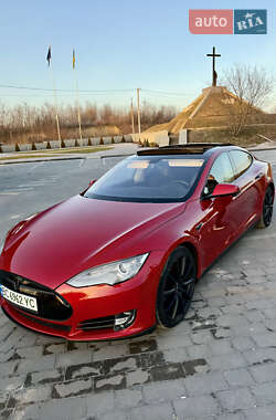 Лифтбек Tesla Model S 2014 в Львове