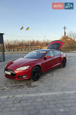 Лифтбек Tesla Model S 2014 в Львове