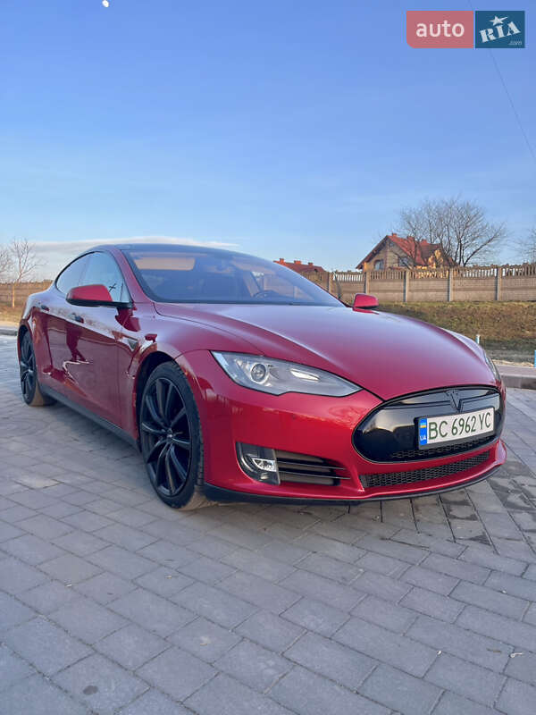 Ліфтбек Tesla Model S 2014 в Львові
