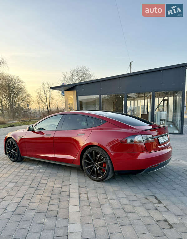 Ліфтбек Tesla Model S 2014 в Львові