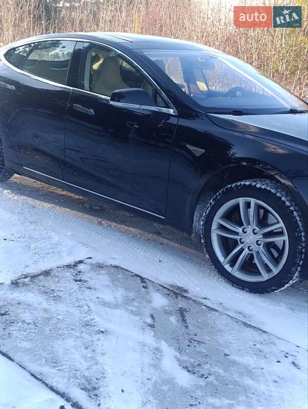 Ліфтбек Tesla Model S 2013 в Львові