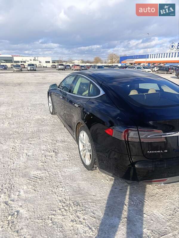 Ліфтбек Tesla Model S 2013 в Львові
