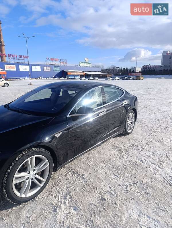 Ліфтбек Tesla Model S 2013 в Львові