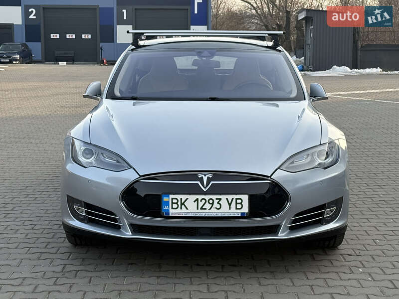 Лифтбек Tesla Model S 2014 в Ровно