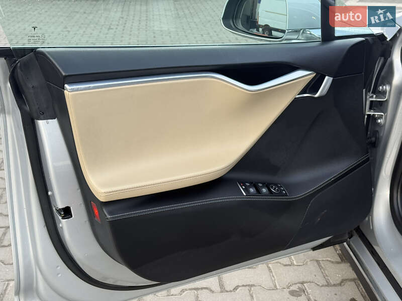 Лифтбек Tesla Model S 2014 в Ровно