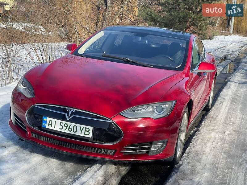 Tesla Model S 2014