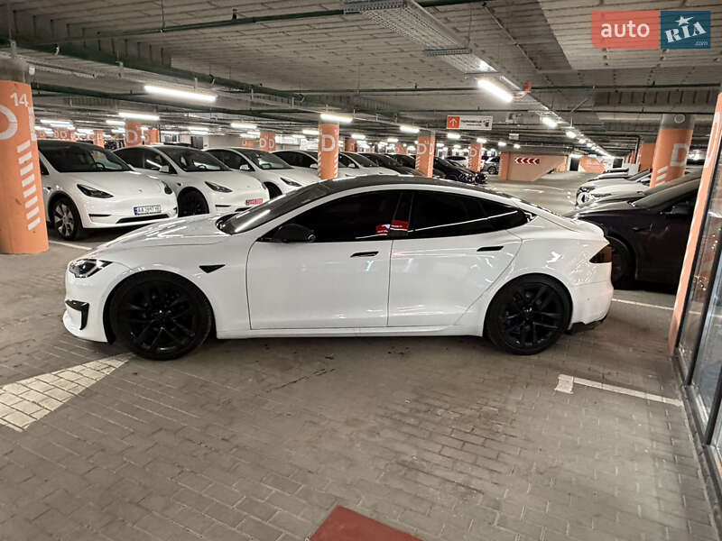Лифтбек Tesla Model S 2021 в Киеве